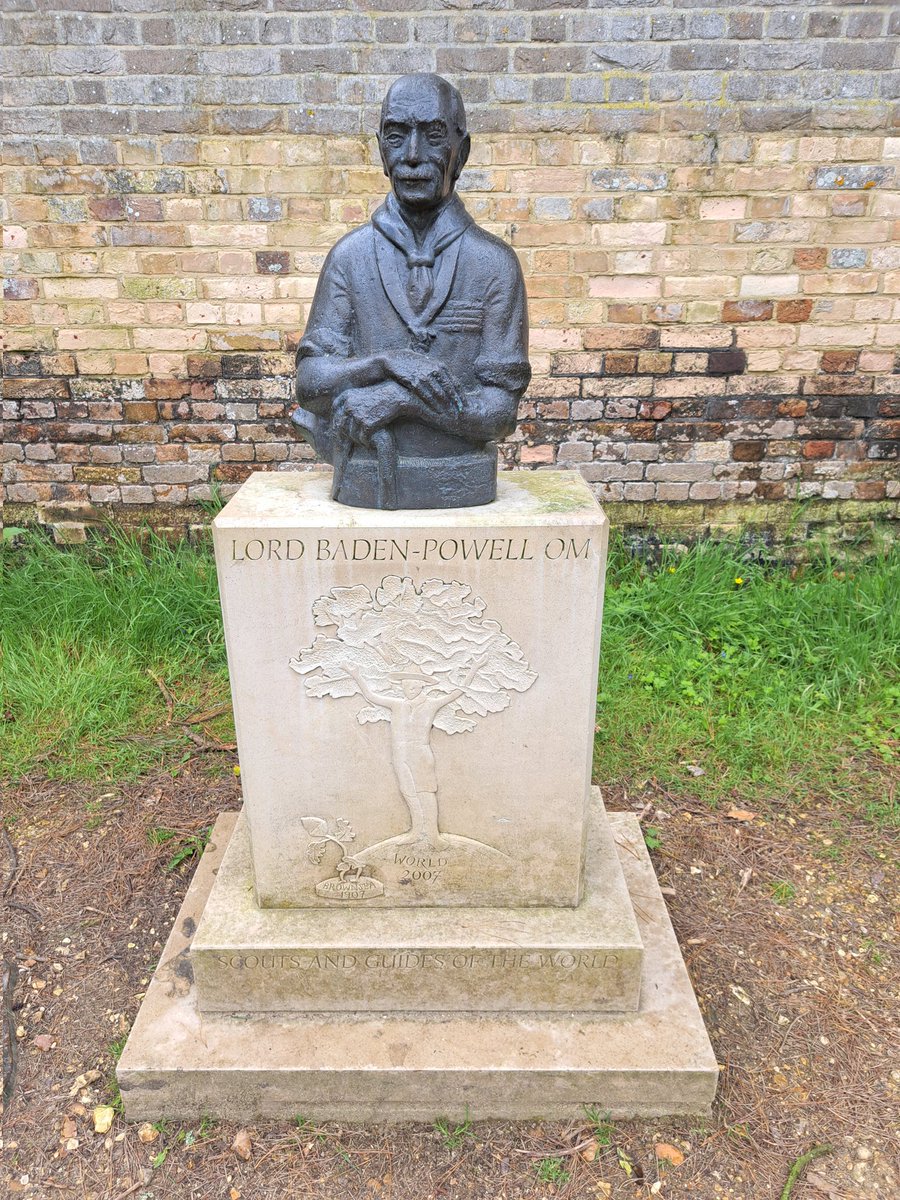 A Bronze bust of The Lord Baden - Powell 1857 - 1941 @BrownseaNT Unveiled to mark his 150th birthday. He was the founder of the World Wide Scouting movement @nationaltrust #brownseaisland