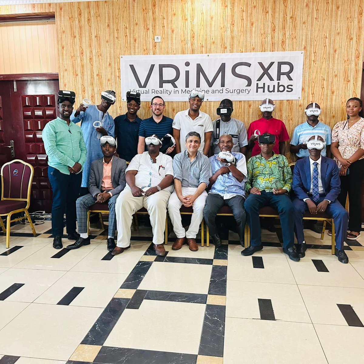 Setting up XR hubs across the world! This was in Burundi. A fantastic experience for all #vrims #vrmedicineandsurgery #extendedreality #vr #ar #xr #MedicalEducation