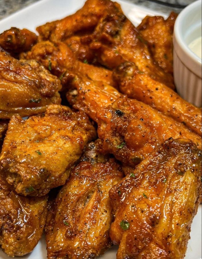 Hot 🔥 Wings 🍗 and Ranch Dressing  homecookingvsfastfood.com 
#homecooking #homecookingvsfastfood #food #fastfood #foodie #yum #myfood #foodpics