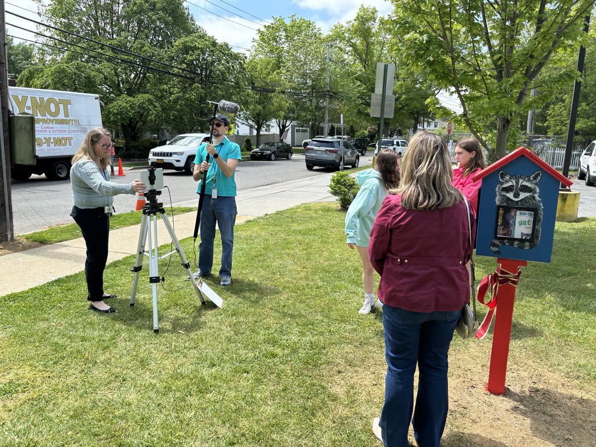 NMLibraryMedia's tweet photo. Getting ready for our ribbon cutting ceremony for North Merrick’s Free Little Library ⁦@NMerrickSchools⁩ ⁦@NMerrickEdTech⁩ ⁦@OldMillPride⁩ #nmerrickpride https://t.co/KxfcbxcuhH