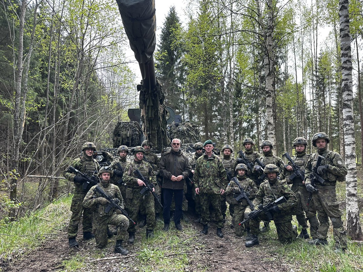 Observed the combat phase of Exercise Spring Storm, where Estonia's defense, @Kaitsevagi is tested across land, sea, & air units in Western & Southern 🇪🇪. Valuable for #NATO allies to train in our conditions, experiencing the tactics & techniques needed to fight in our region.