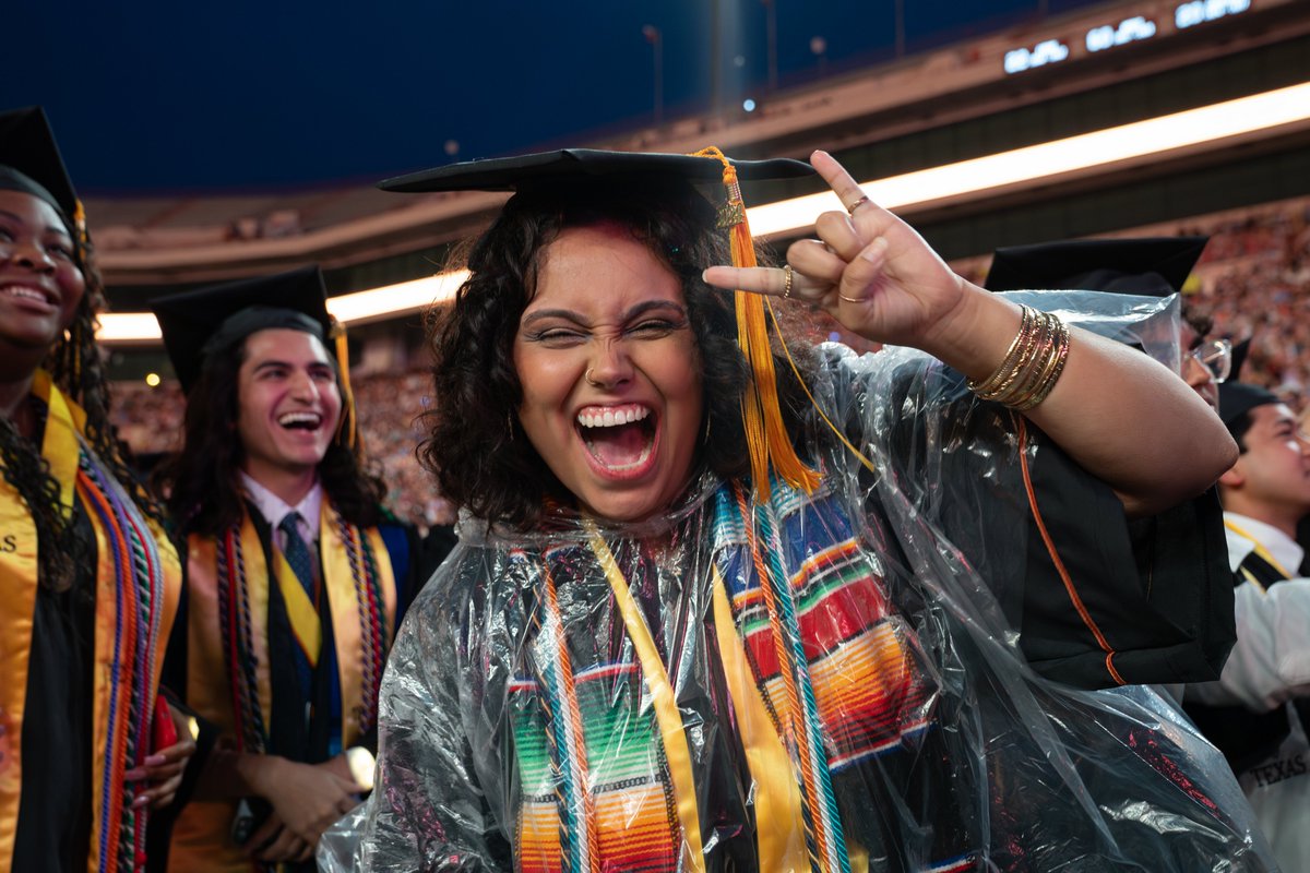 UTAustin's tweet photo. That "just graduated" feeling π€ #UTGrad24 https://t.co/AqZO9DWaxY