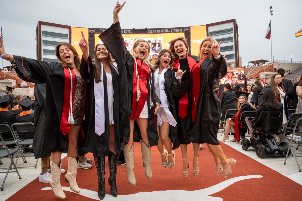 UTAustin's tweet photo. That "just graduated" feeling π€ #UTGrad24 https://t.co/AqZO9DWaxY
