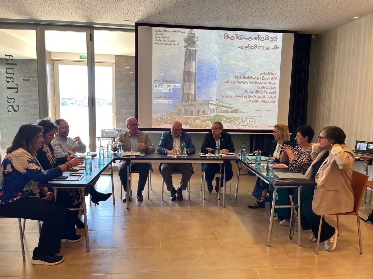 🤧🙌🏻 La diputada y portavoz adjunta en el <a href="/ParlamentIB/">Parlament de les Illes Balears</a>, <a href="/mjverduvox/">María José Verdú</a>, ha asistido a las jornadas de ‘Alergomenorca 2024’ para compartir y debatir la situación en las islas.

🧑🏻‍⚕️ Precisamos de una unidad completa en Baleares para dar asistencia a todos los ciudadanos de las islas.