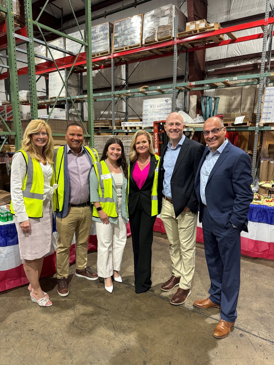 Excited to visit Hartman Independent in Pittsburgh today! Big shoutout to board member Kate Matz for hosting our staff and showing us around. It's always inspiring to see firsthand the incredible work being done in our industry. #industryleaders #palletsmovetheworld @_jasonortega