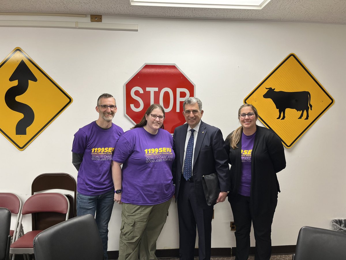 Thank you @BillMagnarelli for meeting with us to discuss how #SafeStaffingSavesLives!
#UnionStrong @1199SEIU