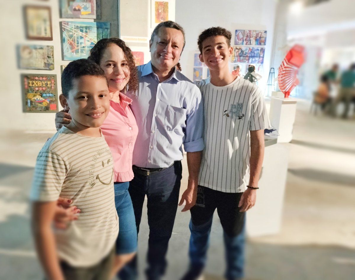 JLuiserrano's tweet photo. Visitantes / ExpoFestival 2024 en Centro Comercial Unicentro.
Salón de artistas de la Fundación Casa Arte de Valledupar.
Extraordinario salón expositivo.
#arteypasion
#artistasemergentes
#valleduparcultural
#expofestival https://t.co/w1nQ2dD80k