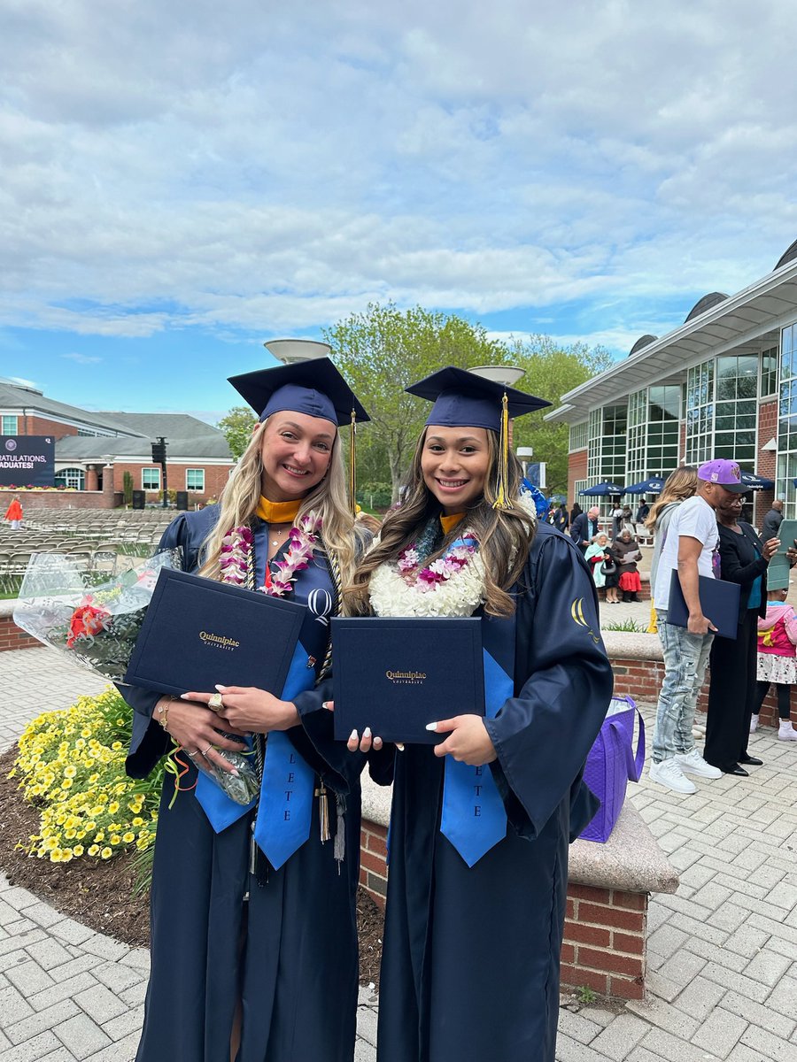 QU_WVB's tweet image. HUGE congratulations are in order for our 3 graduates! 🎉🎓 We are SO proud of you and all you’ve accomplished thus far!! 🥹 

#ClawsOut #BobcatNation #2024graduate #graduation