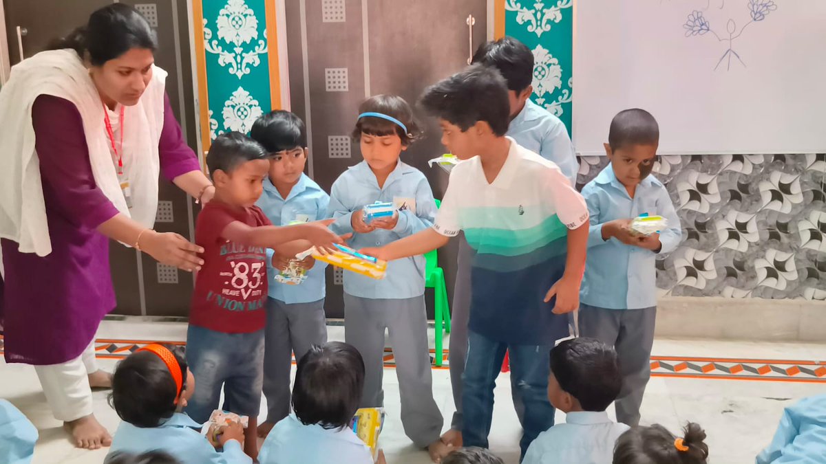 AmargayaanF's tweet photo. Local residents of #suri, Mr. and Mrs. Dutta, celebrated their son's birthday today. Master Arnit Dutta celebrated his birthday with the children of the Amargayaan Foundation, distributing chocolates, gifts, and sweets, and enjoying games together. #amargayaancelebration https://t.co/9KoCLprfDA