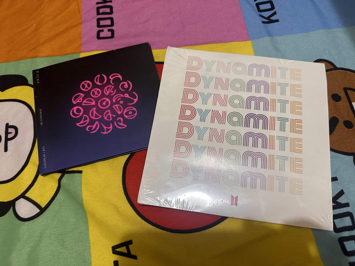 wts lfb ph bts my universe cd and dynamite vinyl (sealed) — ₱380 set — ₱200 tingi