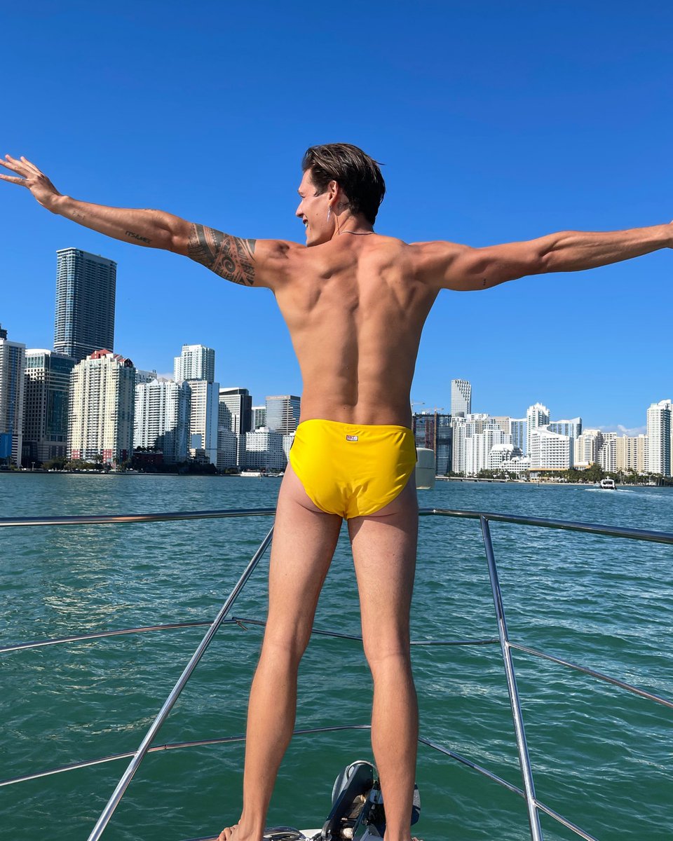 marioadrion's tweet photo. My last trip to Florida was INSANE!!
😂
Can’t wait to come back to do a Florida Tour!! 
🥕
Naples: 05/22
Winterhaven: 05/23
Miami: 05/24
Tampa: 05/25
🐊
Get your Tickets NOW in my BIO!
🙏🏻
https://t.co/9EhKAauCWA
#itsamee #efficiencytour #marioadrion #florida https://t.co/D2VIuuy09Z
