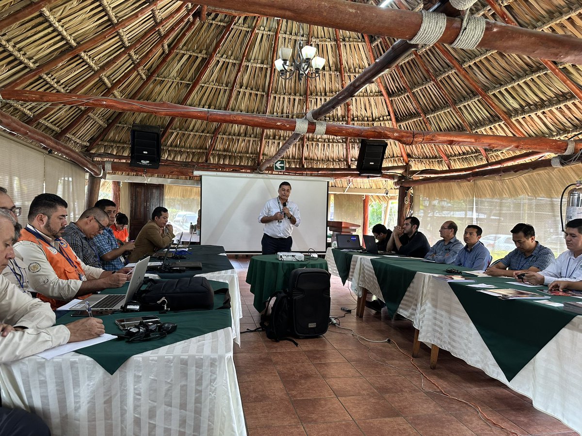 SilvaCarbon_'s tweet photo. Thanks to @inabguatemala and the Guatemala Ministry of Environment and Natural Resources to host our team. 
Satellite information is an excellent tool but technical expertise is the key for successful monitoring of forest fires. https://t.co/MLZpRPzX3F