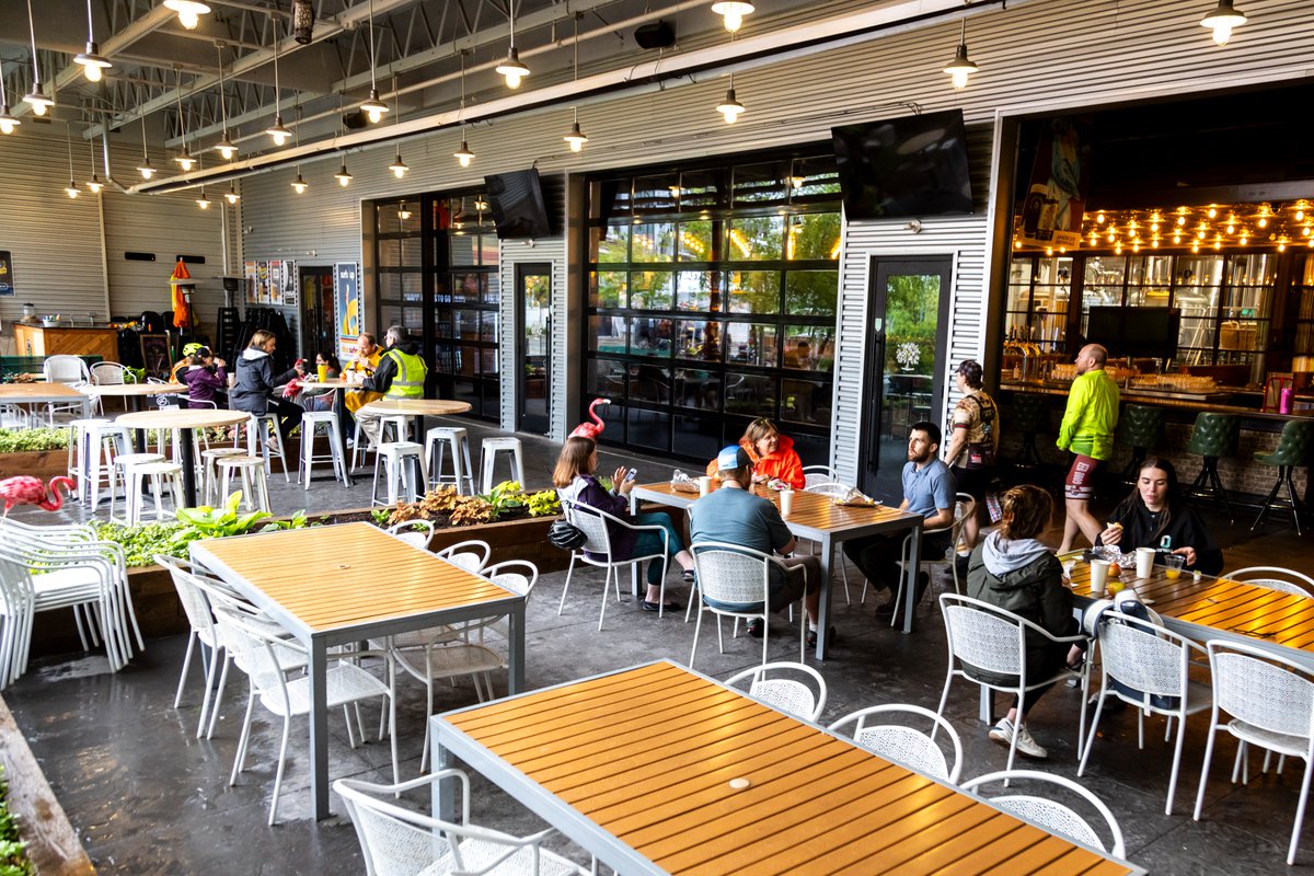 thinkiowacity's tweet photo. It's Bike to Work Week! 😃 🚲
Thanks to our friends at @BigGroveBrewery for kicking off the week with a free breakfast on Monday.
Follow @iowacitybike for more events and updates. #BikeIowaCity #ThinkIowaCity https://t.co/oWknqpGk1E
