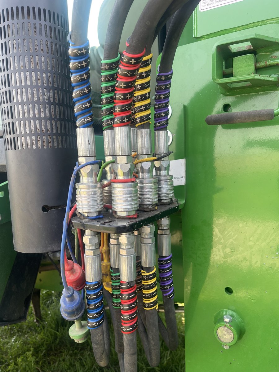 Check out these vibrant wraps!😎 Easy to use and easy to identify, that’s how we make hooking up easy! 

Get our + and - packs here👉🏻outbackwrap.com/collections/hy…