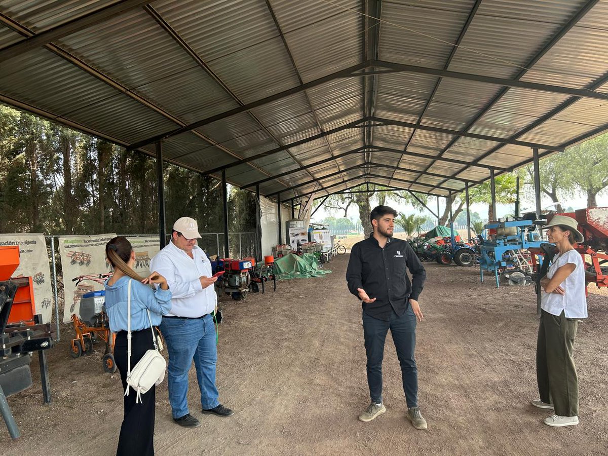 Nos encontramos de visita en las instalaciones del Centro Internacional de Mejoramiento de Maíz y Trigo (CIMMYT) 🌽donde estamos fortaleciendo alianzas 🤜🏽🤛🏽en temas de #AgriculturaDeConservación
¡Gracias CIMMYT! por ser un #AliadoEducampo 🙌🏽

Juntos seguimos #SembrandoTrabajo 🌿