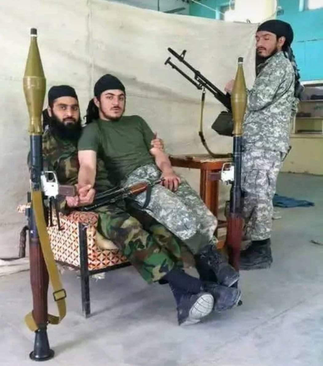 muhsin228's tweet photo. ستاسو تصوير ته په کتو راته سوال پيدا شي،چې ولې ستاسو ملګری نه شوم
حلات دومره نازک دي چې ګام پر ګام دفتنو لویدو خطر وي https://t.co/iocGihojfX