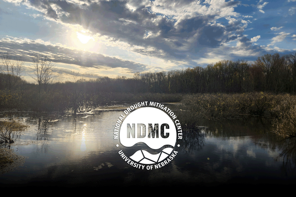 DroughtCenter's tweet photo. Severe weather outbreaks brought rain and tornadoes to the central US. Meanwhile, #flashdrought encroached on Oklahoma and Kansas.

Read more in the #April2024 drought climate summary: https://t.co/zDNU8JOrtc

#drought2024 #drought #climate #science #data #news #USA https://t.co/KAioSBYptM