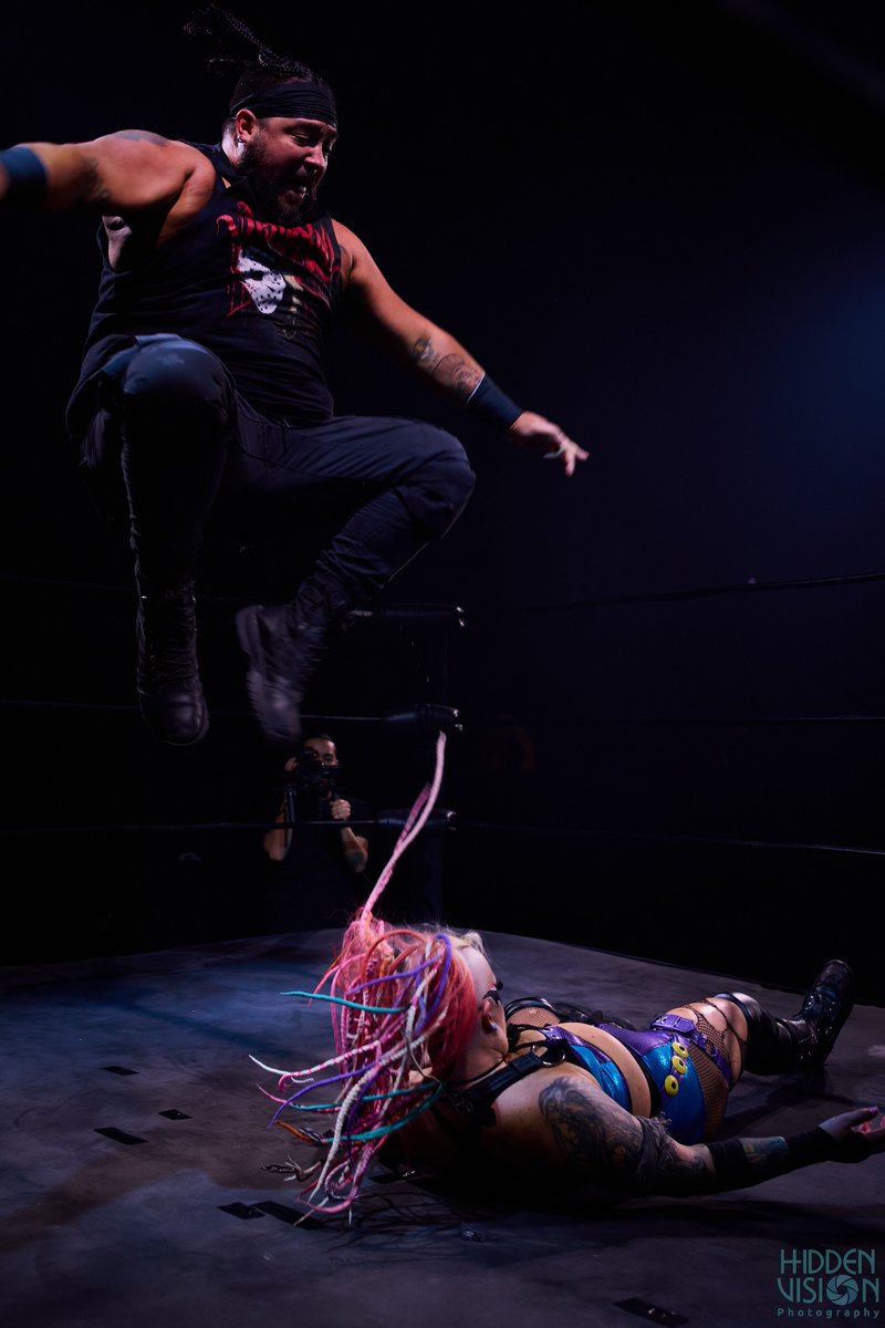 The warrior is hooked only to infinity