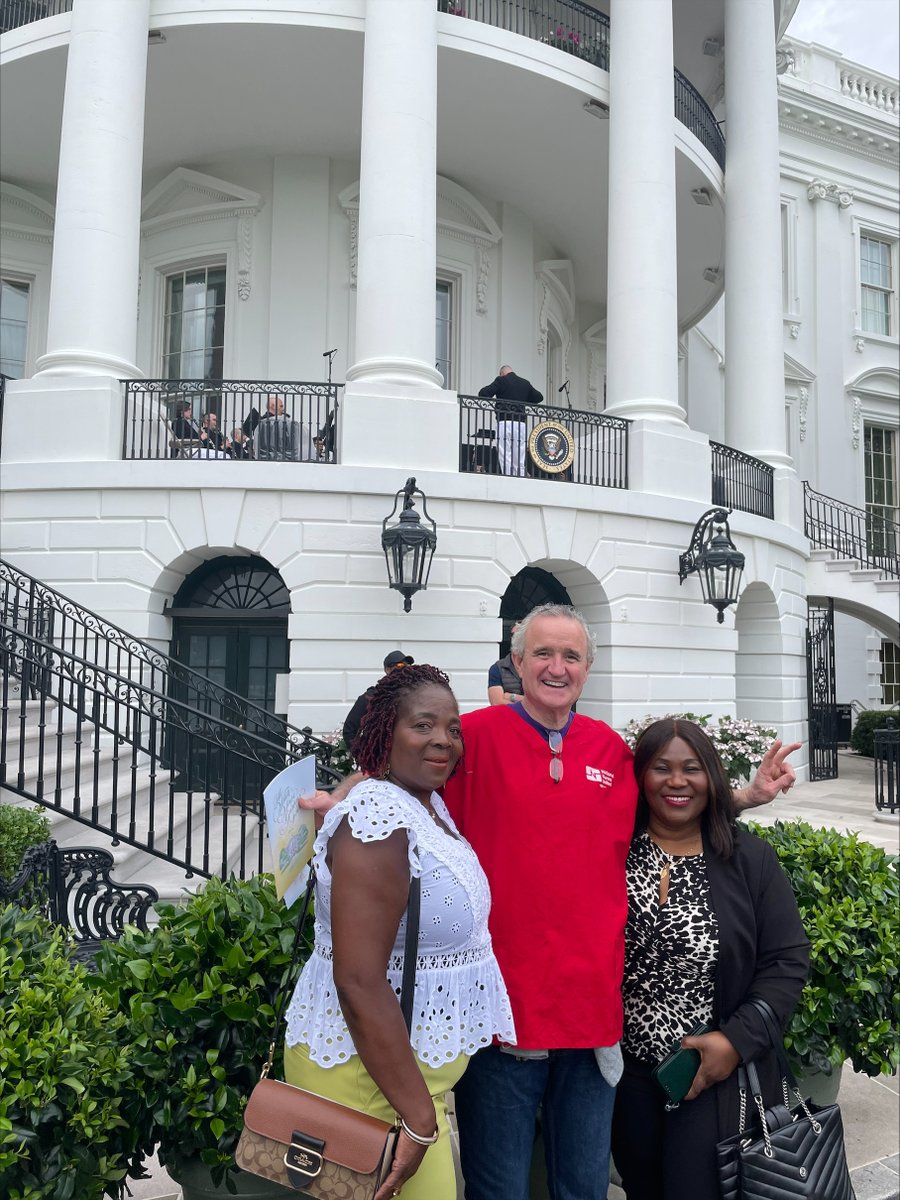 Spring is officially here — and #UnionStrong nurses celebrated this weekend by attending the annual @WhiteHouse garden tour!🌻🌸🌷
