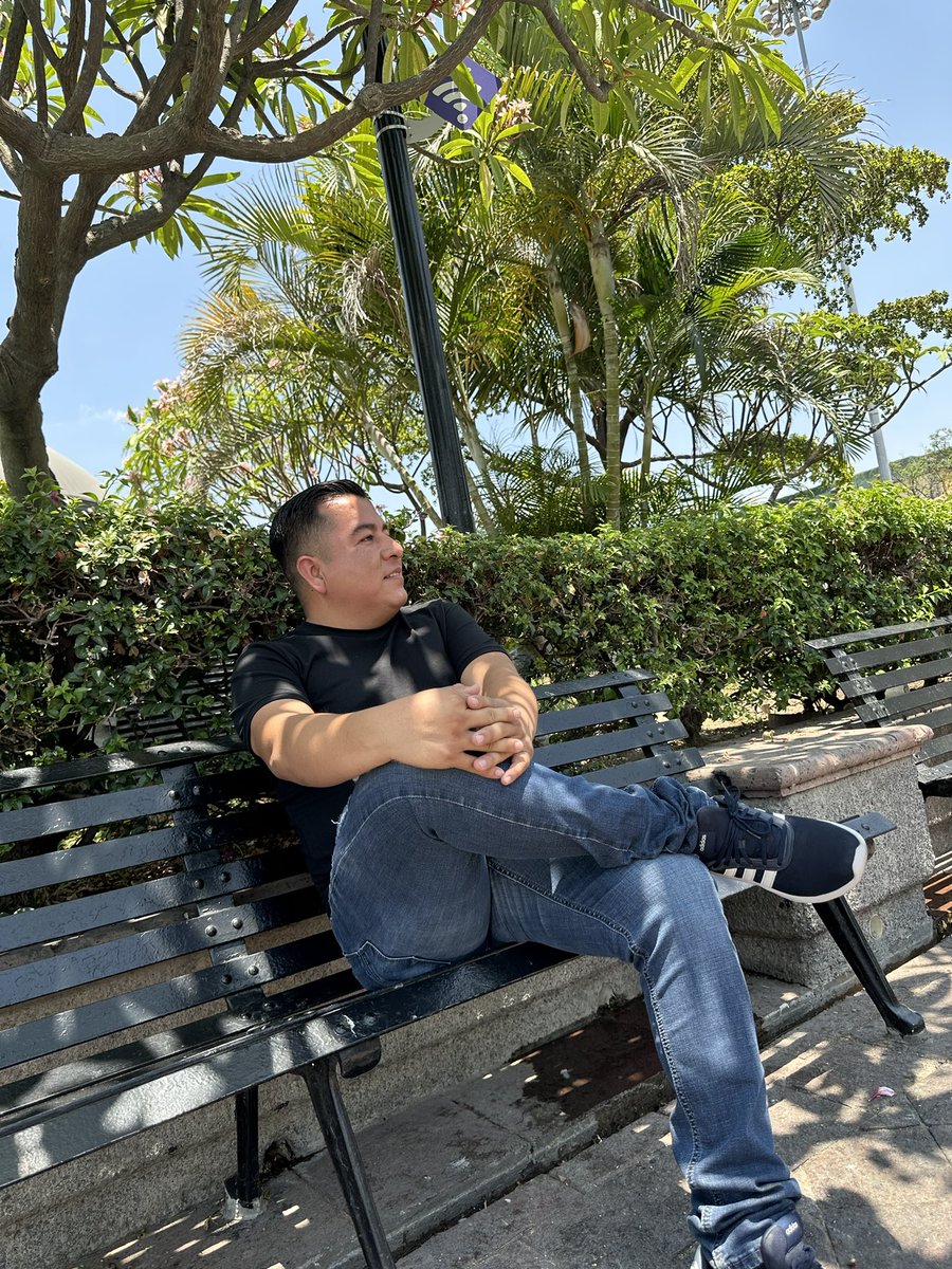 El maestro Jesús 🫡 encargado del orden en la banda 🎶🔥