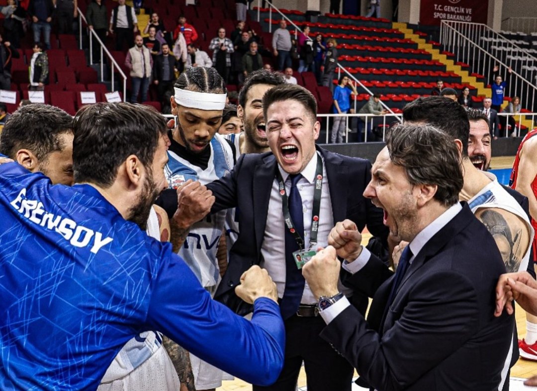 Özhan Çıvgın yönetimindeki Onvo Büyükçekmece play-off'u son anda elinden kaçırdı. Bu sezon da düşük bütçeyle önemli işler yaptılar, son haftalarda gelen Yannick Franke hamlesi takıma çok iyi oturdu. Marcquise Reed'i de daha üst seviyede görmemiz muhtemel.