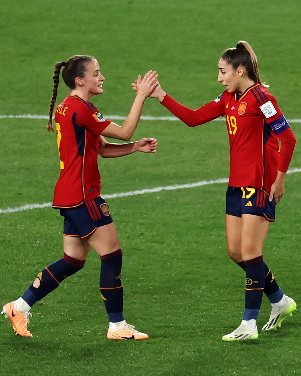 FIFAWWC's tweet photo. ✋ High five!

#FIFAWWC https://t.co/89lIbHYrVI
