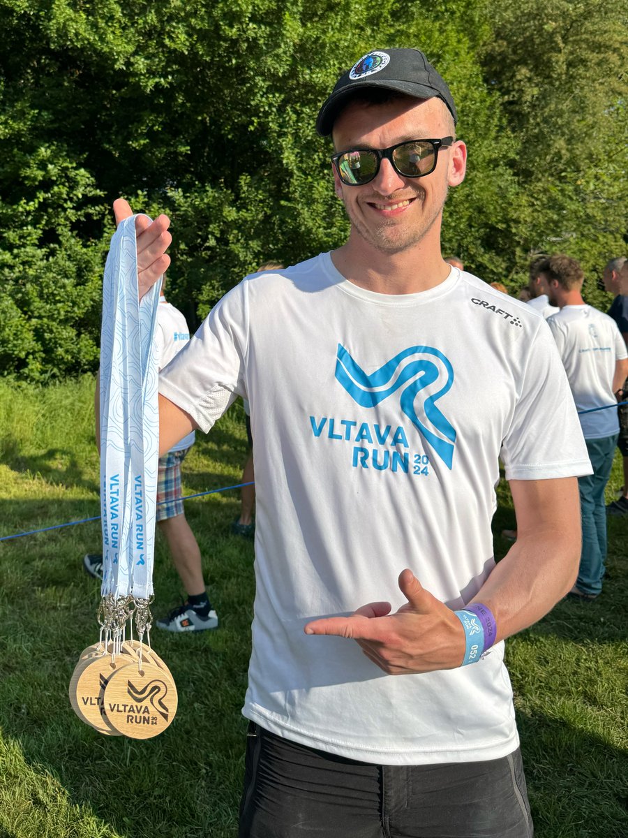 EnverusEnergy's tweet photo. Team Enverus completed the Vltava Run! 12 runners, 360km and endless team spirit. Thanks for the global cheers! Discover careers in Brno and join our journey. #energy #saas #brno #racetime #oneteam #relayrun #VltavaRun #feeltheBrno https://t.co/OvXoq8Xxj8 https://t.co/lXTP2vJXqj