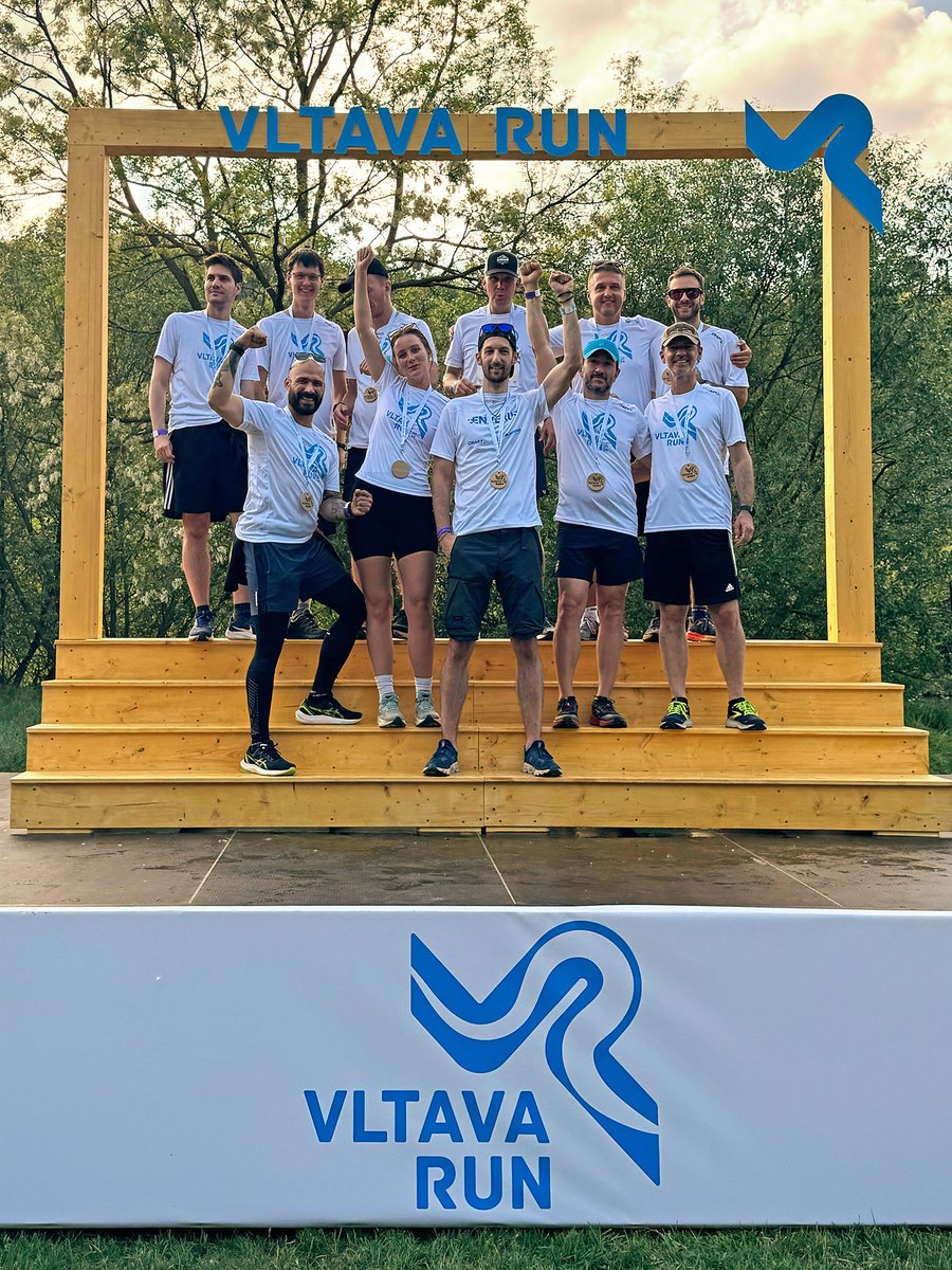 EnverusEnergy's tweet photo. Team Enverus completed the Vltava Run! 12 runners, 360km and endless team spirit. Thanks for the global cheers! Discover careers in Brno and join our journey. #energy #saas #brno #racetime #oneteam #relayrun #VltavaRun #feeltheBrno https://t.co/OvXoq8Xxj8 https://t.co/lXTP2vJXqj