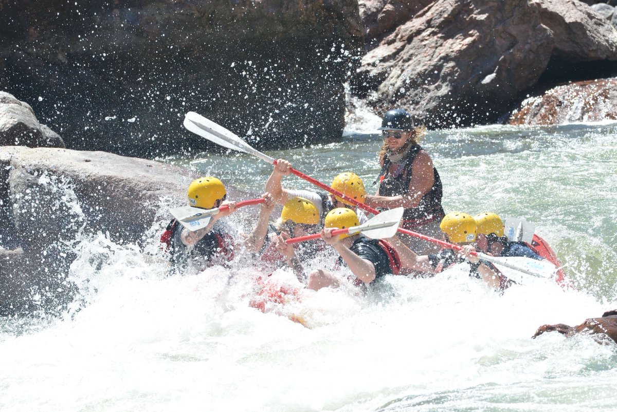 RaftMastersCO's tweet photo. We LOVE this big hit in Sunshine Falls 😍

The Royal Gorge features class III-IV rapids and is a blast for anyone seeking an adventurous experience while vacationing in Colorado! 

#RaftMasters #ColoradoTourism #ColoradoVacation #ColoradoWaterActivities #WhitewaterRafting https://t.co/TPI81ffOfc