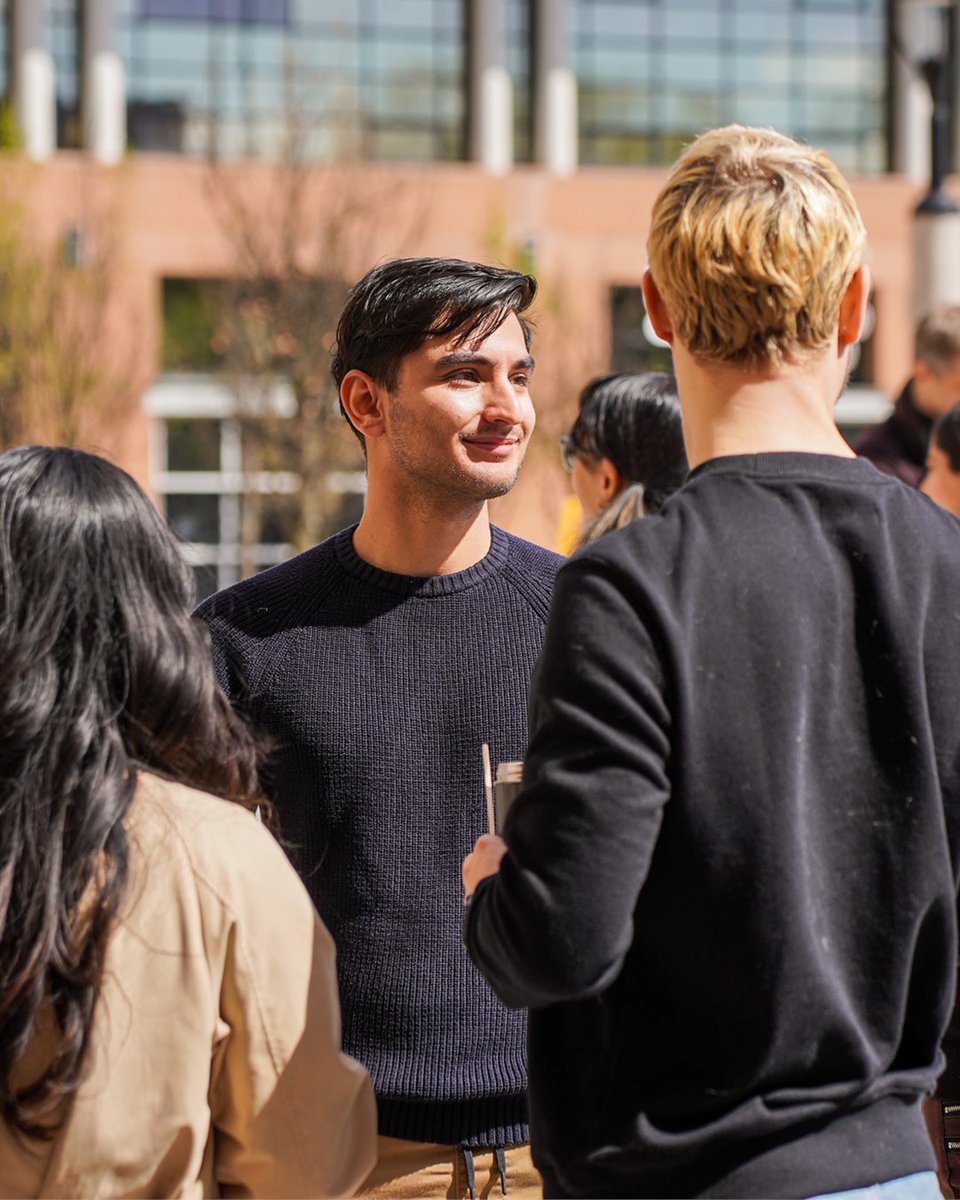 #YorkEUC had an incredible time at last week's #YorkU's Office of Sustainability, York’s Food Services and the York University Bookstore's fair trade pop-up event. The event showcased fair-trade tea, chocolate, and fair-trade coffee from our EcoCampus, Las Nubes 🍫🍵☕.