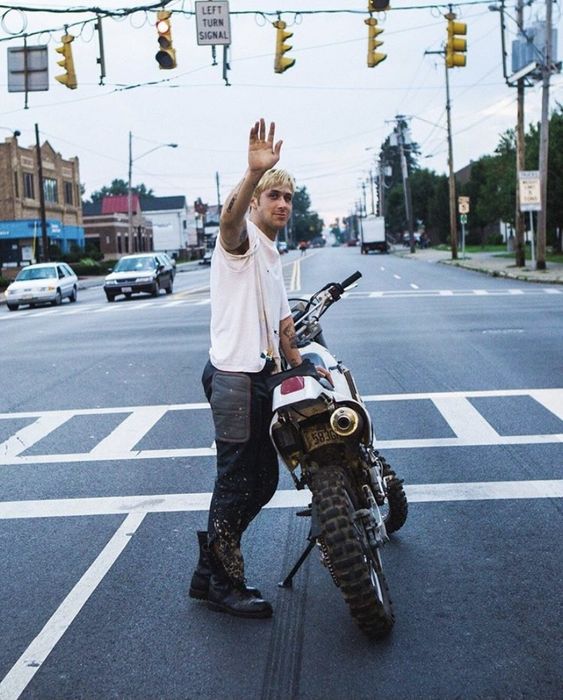 Get your motor running… Discover the best motorcycle roads and self-guided road trips - free! 

Join the ride.

#EatSleepRIDE #ESRapp