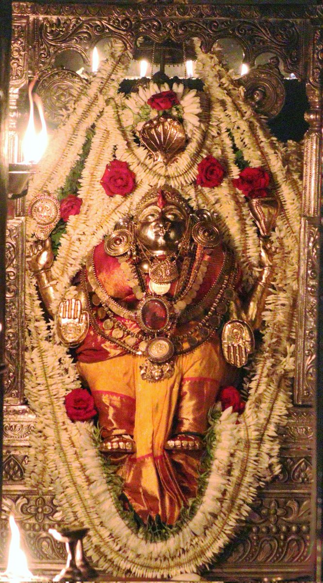 chamundi_betta's tweet photo. ಕಟೀಲಮ್ಮನ ಈ ಸಂಜೆಯ ಅಲಂಕಾರ https://t.co/UAsVuHPds4