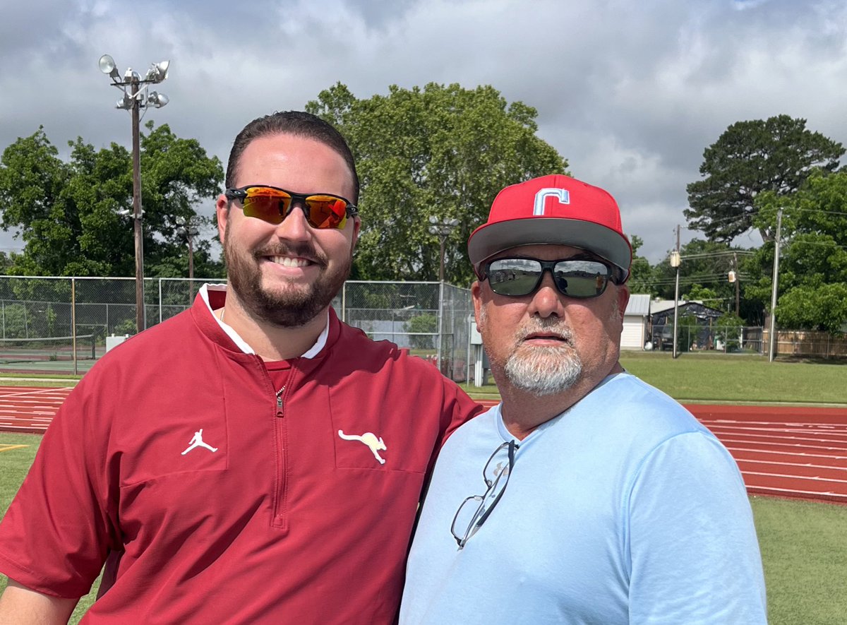 Jrsilva2Juan's tweet photo. Great seeing Coach New @CoachBennetNew from Austin College  @CastleberryLion. Lions are excited about opportunities at next level.

#RecruitCastleberry #CISDAthletics #CastleberryISD #CHSFamily #CompeteEveryday

@THSCAcoaches @NextLevelD1 @dctf @On3Recruits @DfwTopTalent https://t.co/mAorm8xqn9