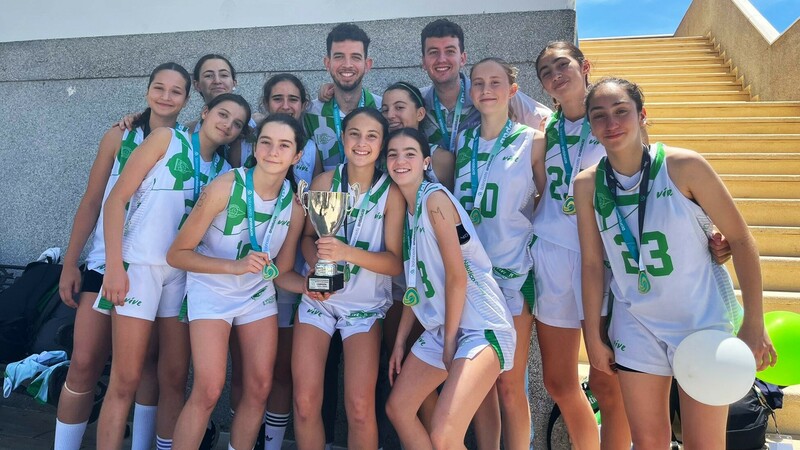 Asociación Clubes Deportivos de Élite Sevilla (@acelitesevilla) on Twitter photo 🏆El <a href="/CNauticoSevilla/">Club Náutico Sevilla</a> logra un éxito histórico.
🏀Veinte años y tres días después se alza con título de Andalucía de baloncesto de categorías inferiores.
¡¡¡Enhorabuena!!!
▶️ow.ly/E55550REpyY 🏆El <a href="/CNauticoSevilla/">Club Náutico Sevilla</a> logra un éxito histórico.
🏀Veinte años y tres días después se alza con título de Andalucía de baloncesto de categorías inferiores.
¡¡¡Enhorabuena!!!
▶️ow.ly/E55550REpyY