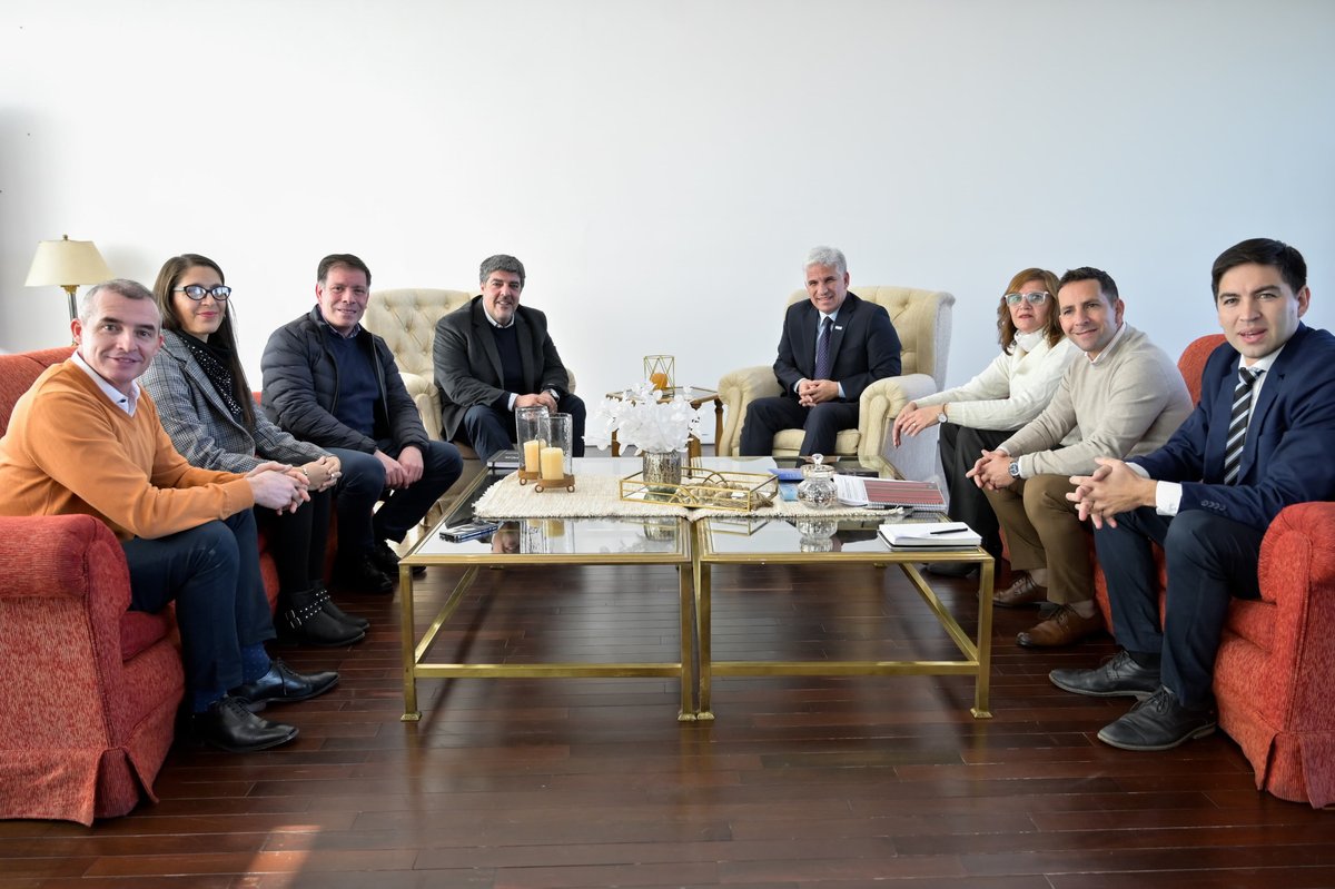 🩺 Los chicos que jugarán en los Intercolegiales tendrán chequeos médicos

Claudio Poggi se reunió con los titulares de Educación, Salud y Deportes y con directivos de la Sociedad de Cardiología de San Luis para avanzar en la coordinación de los estudios.

agenciasanluis.com/?p=940352