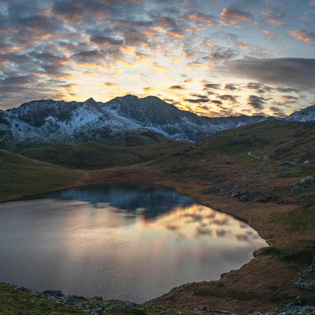 Enjoy #OurEarthPorn!
(Steal This Hashtag for your own and join the community of Nature Addicts! )

Sunset in Snowdonia National Park, Wales [2160x2160][oc] 
Photo Credit: WorldWideAperture 
.