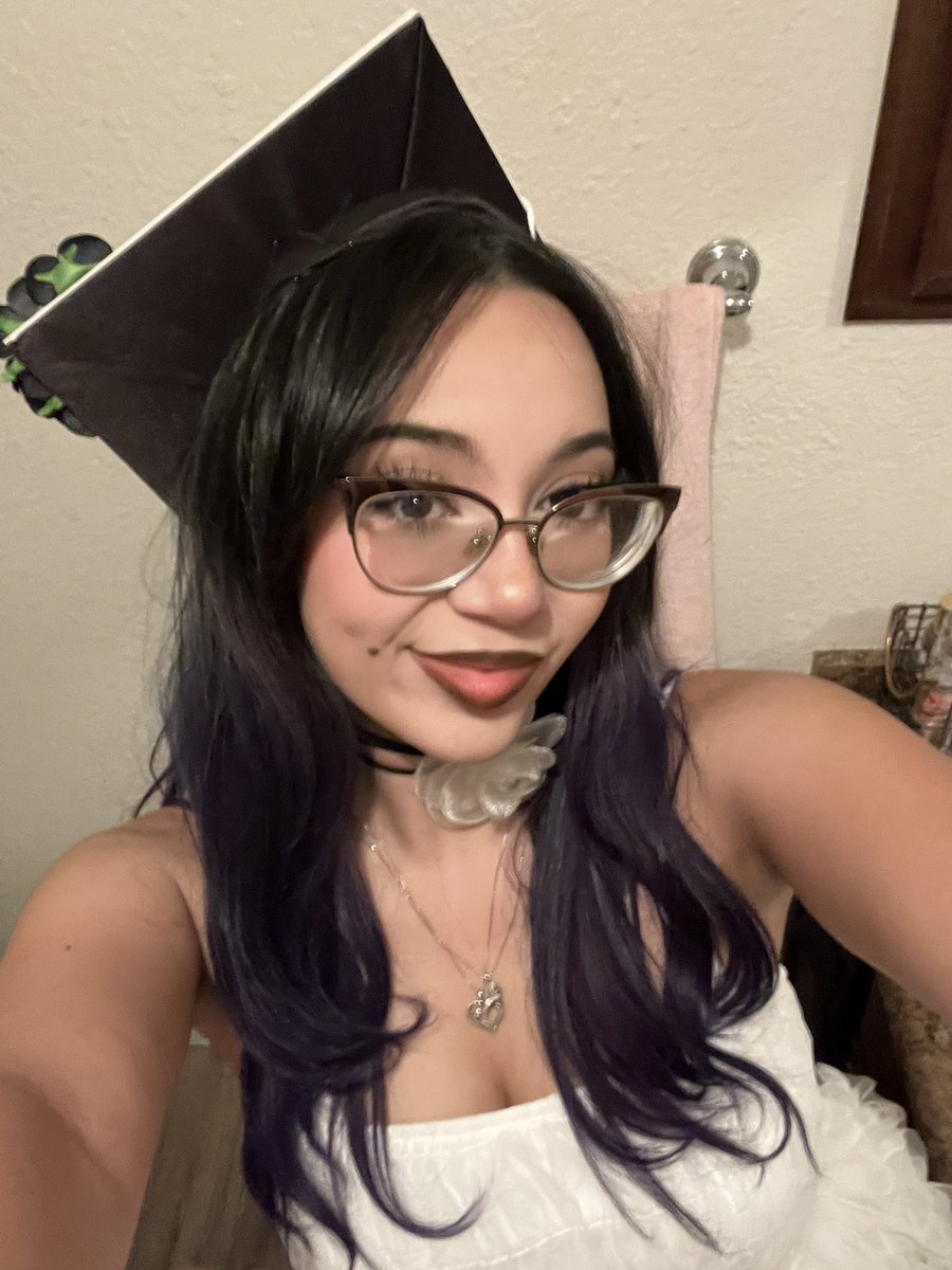 summa cum laude because a bachelors at 20 wasn’t enough 🎓