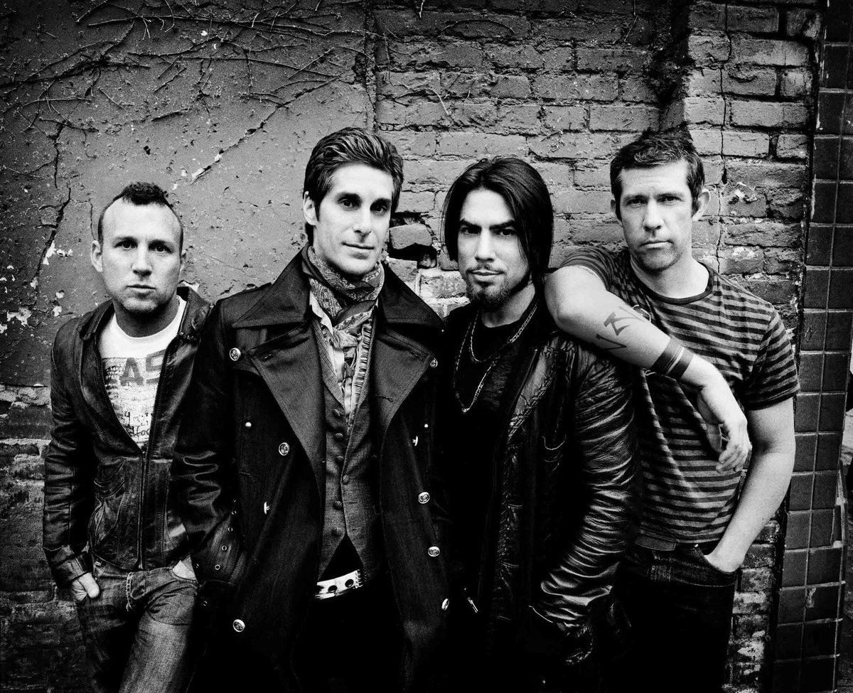 .@janesaddiction have announced a special intimate show at London's Bush Hall later this month bringthenoiseuk.com/202405/news/mu…