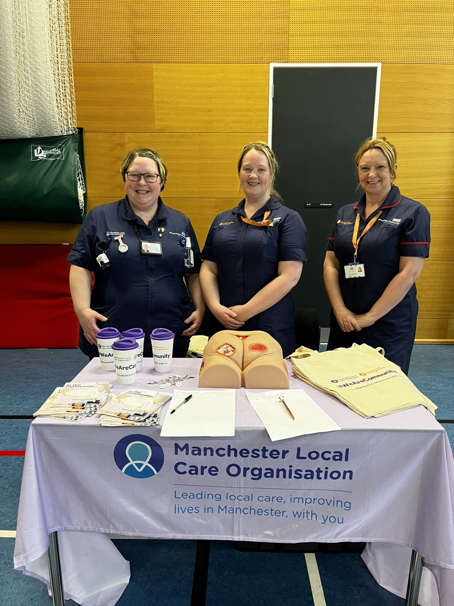 LeanneRedf75681's tweet photo. Enjoy enjoyed the recruitment event at Man Met. Hopefully lots of new nursing students are interested in district nurses. #ourfuturenurses #nursesday #TraffordLCO https://t.co/yRqYt7RgT9