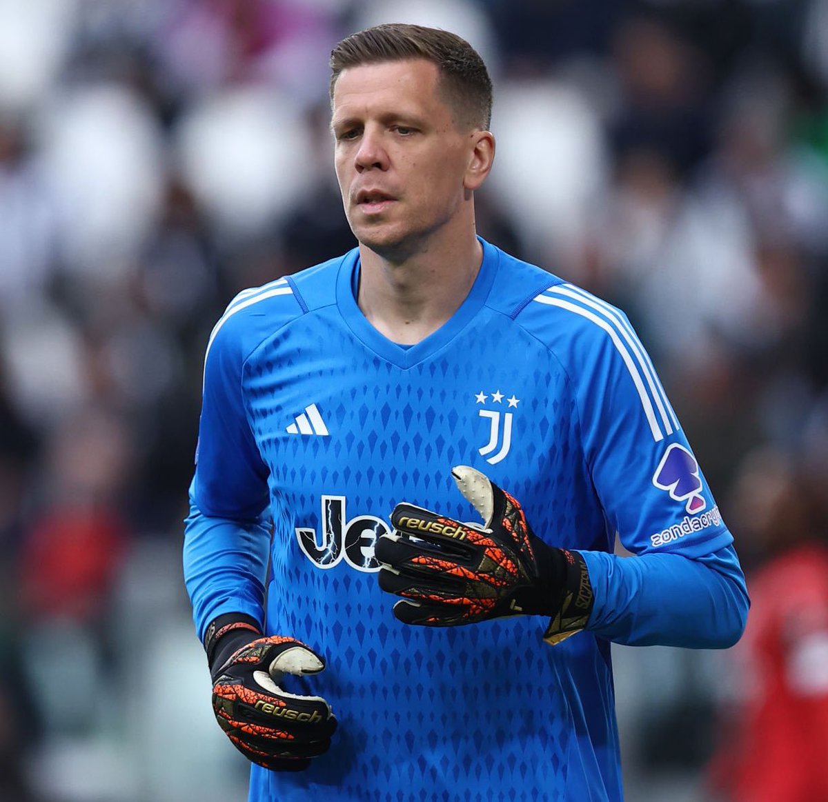 🗣️| @DeanJonesSoccer: “It’s true that Arsenal have shown an interest in signing Wojciech Szczesny, but it is hard to know if there is genuine scope for it to progress at the moment. They are on the lookout for a new back-up goalkeeper because Aaron Ramsdale is going to leave