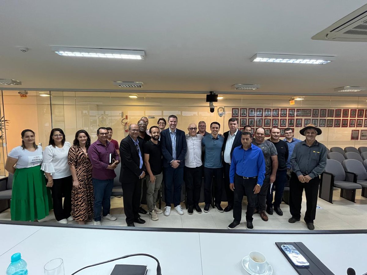 ComissaoPRSC's tweet photo. Atendendo a 15ª Região Meio Oeste-SC, deputado estadual Marcos da Rosa, ocasião na câmara de vereadores em Faxinal dos Guedes-SC, ação contínua, em geral a serviço do estado. https://t.co/3VBwUXwMHX