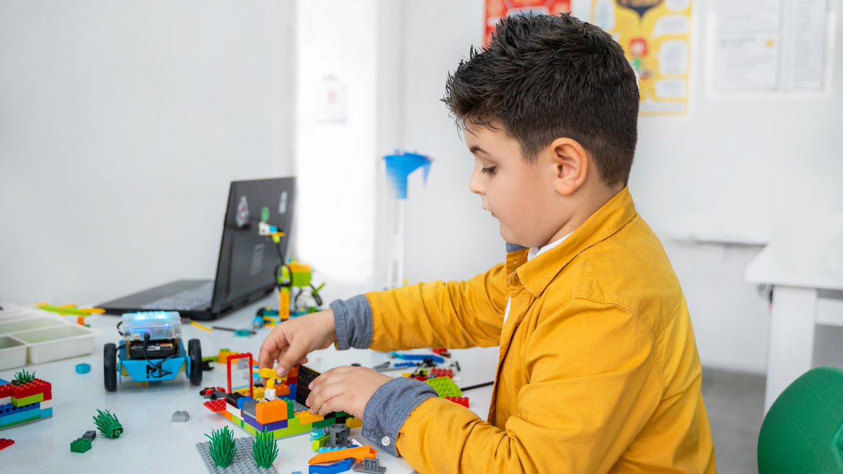 Children aged 4-6 years old can come along to Kilburn Library’s new First Lego League Discover sessions every Tuesday from 4pm - 5pm. Email priyanka.sharma@camden.gov.uk to reserve your child's spot.