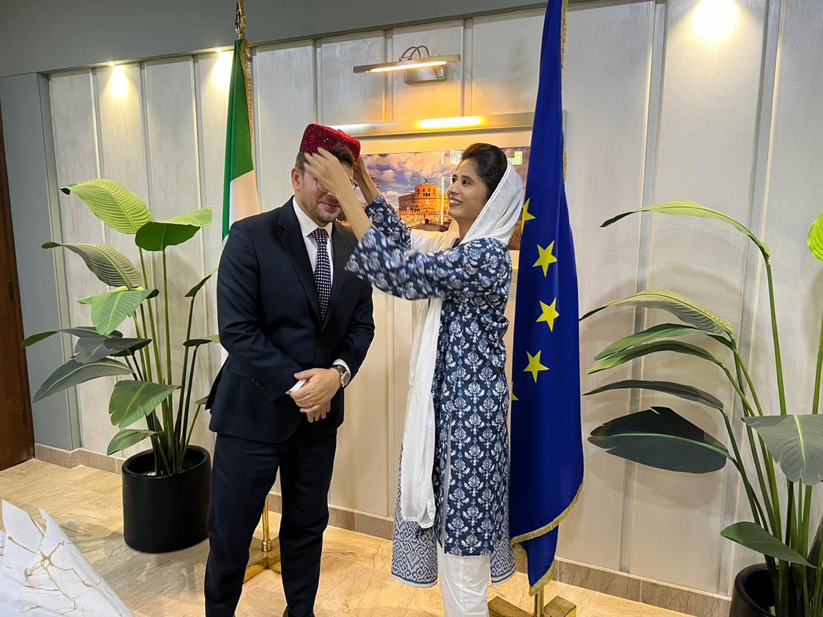 RomaMMatto's tweet photo. Had a meeting with the Italian Consul General @danilogiurdanel , in Karachi. We discussed issues concerning the Christian community, education, and the current political situation in Pakistan. 
I believe this meeting will yield many positive results in the future. Additionally, I presented him with a Sindhi Ajrak and a topi. @BBhuttoZardari @AseefaBZ