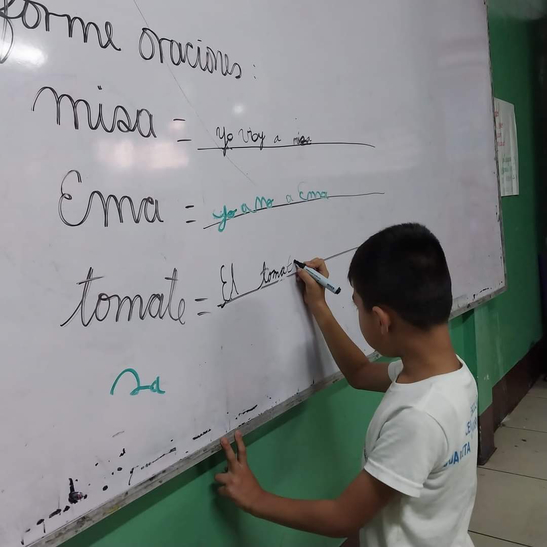 El #GRUN🇳🇮 junto al #MINED impulsa el programa ¡Refuerzo escolar! ✍️ ha estudiantes de los diferentes centros escolares del país🇳🇮🇳🇮🇳🇮.

#EducaciónGratuita #EducaciónDeCalidad #VirctoriasEducativas