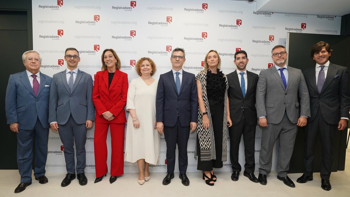 Los Registros de la Propiedad y Mercantiles han iniciado una nueva era digital que combina la innovación tecnológica con la atención presencial.
#RegistroElectrónico

📍cutt.ly/heeNsenw