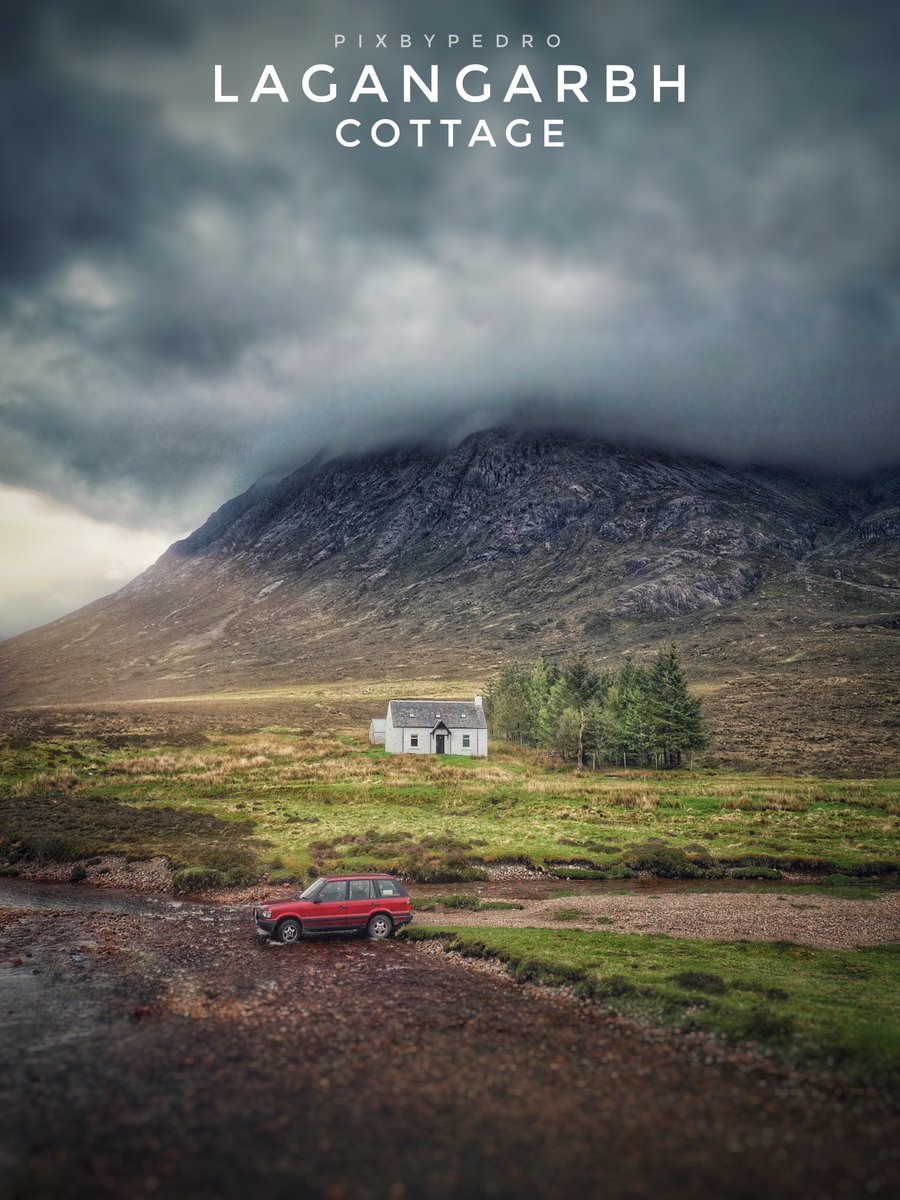 The wee white cottage in Glencoe - looks like nowhere is too remote to receive a @AmazonUK delivery, even if it means fording a river. 

#scotland @VisitScotland @Scot_Highlands @glencoemountain