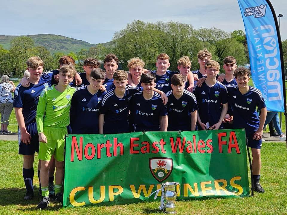 What a weekend for the club at the @NEWalesFA finals - superbly hosted by @RuthinTownFC 

On Saturday our Under 16 squad lifted the NEWFA cup 🏆 for the second season in succession after a 5-1 win against Gresford. 

Well done Neil, Jen and the lads 👏🏻 ⚽️