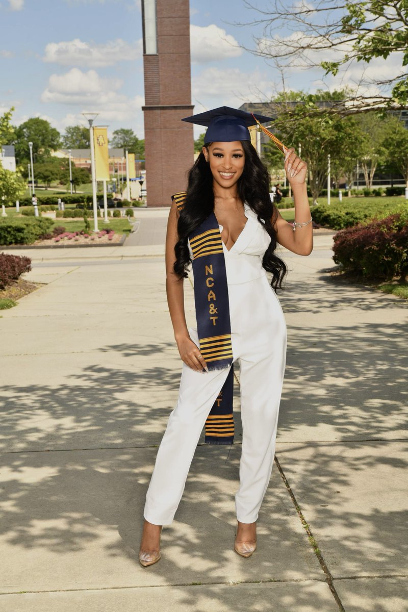 Amyiasilverr's tweet photo. Degreed. #ncatgrad #hbcugrad https://t.co/bFBkiVIS99