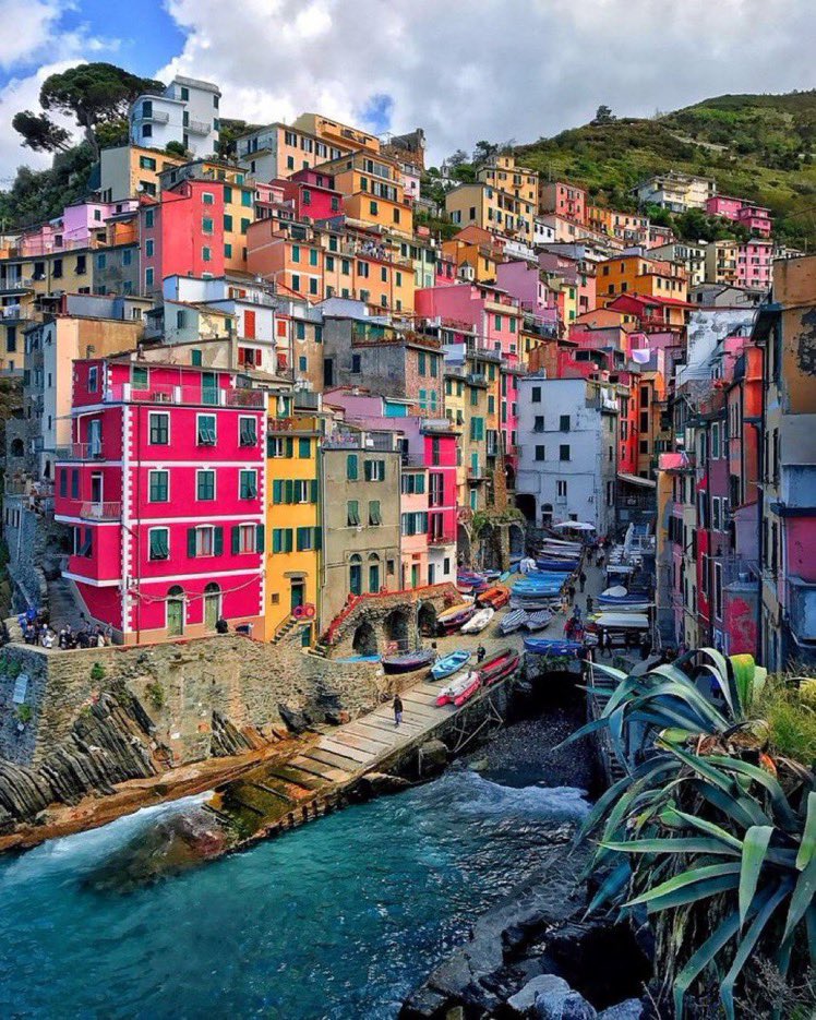 📍 Cinque Terre, Italy 🇮🇹