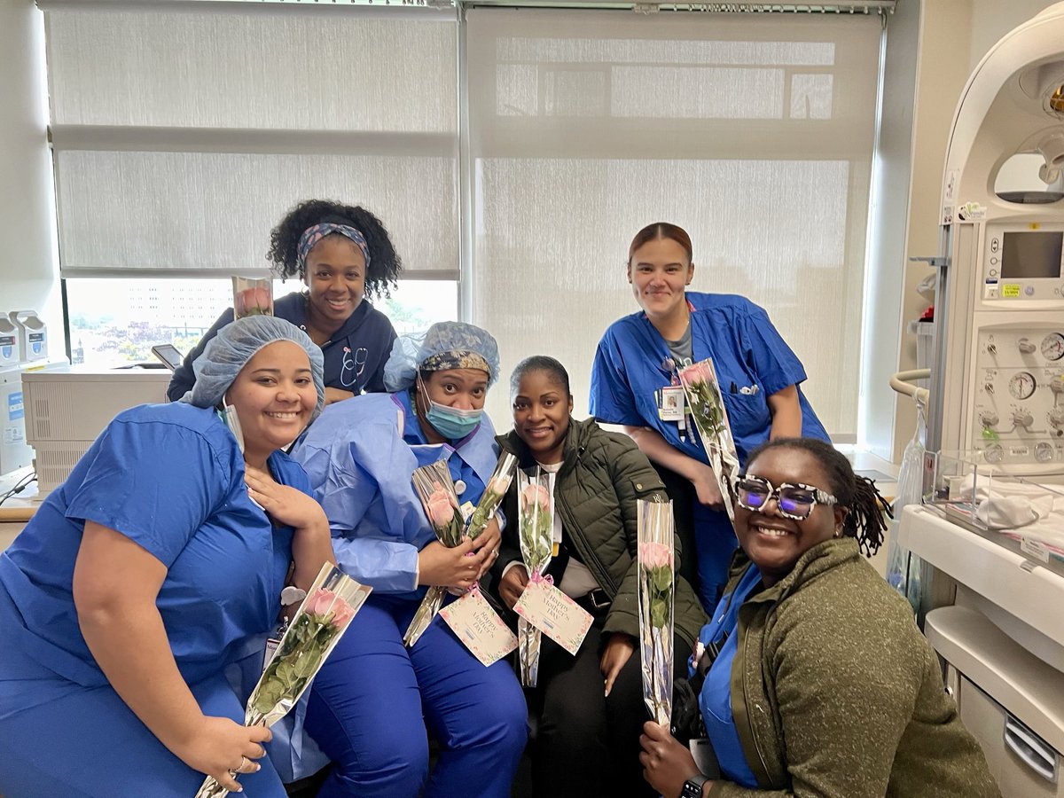 For Mother's Day, the Maternal Child Health Team at #MontefioreEinstein made sure to show love to our patients and staff by sharing roses and spreading smiles through our postpartum, NICU, labor and delivery, and antepartum units. 💐 #MothersDay @MontefiorePeds